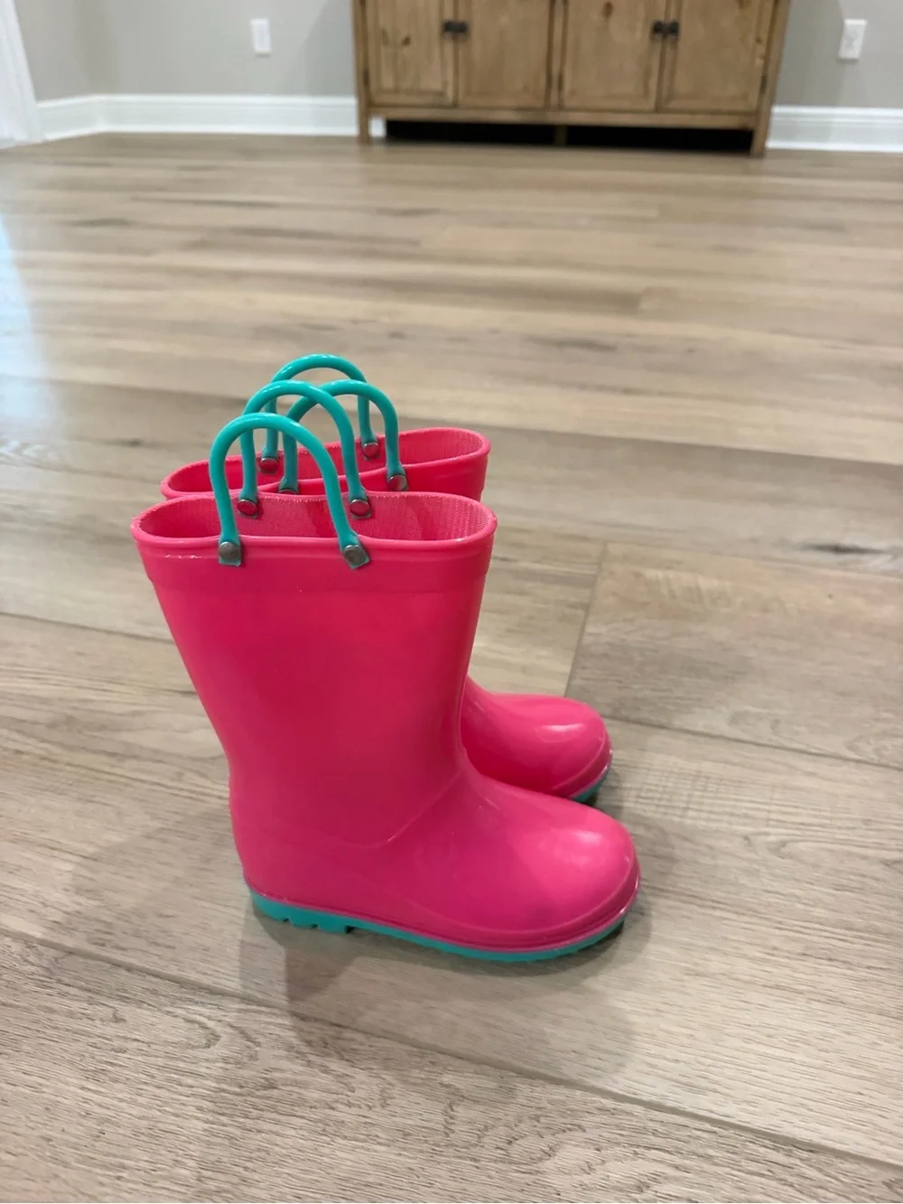Kids Waterproof Pink Rain Boots with Teal Handles Size 10 (says 27)